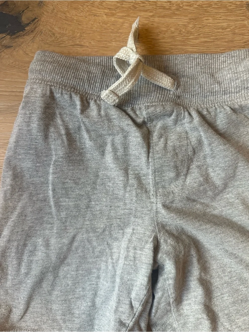 Old Navy Light Gray Knit Drawstring Athletic Shorts 4T